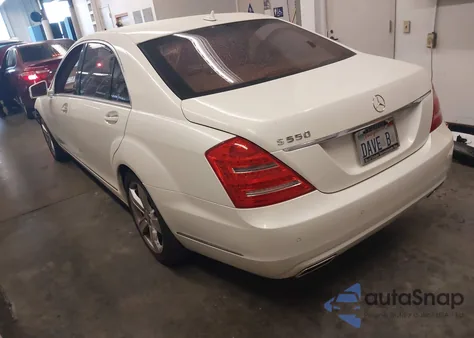 2013 Mercedes-Benz S 550 из США, поврежденный, VIN WDDNG7DB8DA514674
